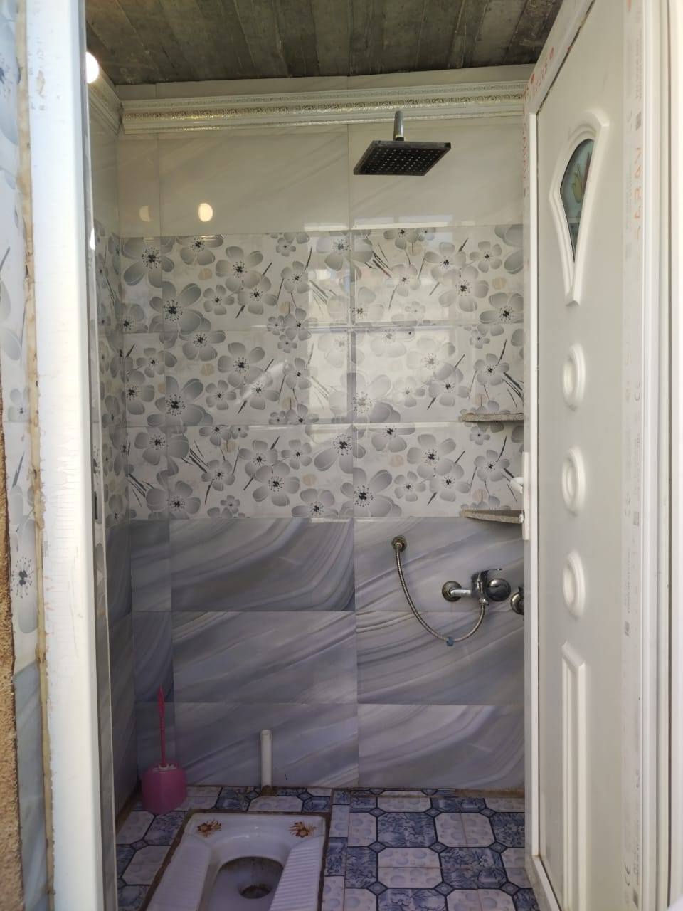 السلام عليكم بيت في كربلاء المقدسه حي النضال خدمات كلشي متوفره 100متر اي استفسار اتصال عل هذا رقم ***********
