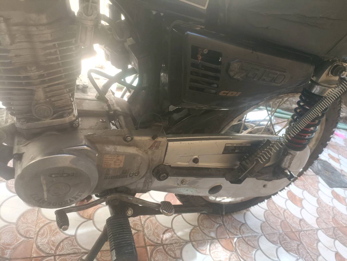 دراجه دلفري جاهزه نضيفه وحلوه هيه وصندوقه ولستان مال جهاز 
كامله 
بس شغل وطلع بيه شتغل
سكنر وراق جنابي 
ملاحضه هندر ملحوم كلجات ستوني ابدله نهضه حلوه كلش
ضفيره جديده زنون باتري  تانكي صفحيات  صنيه مال زنجيل
كله تعمير جديده من عقل من كوين من كتف شحن ورن 
كله جديد شوفت عينك 
سعر 450 وبيه مجال  رقمي وتساب  ***********
