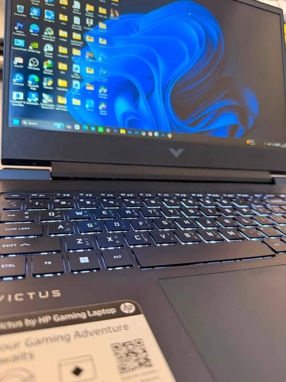 السلام عليكم لابتوب بهاي المواصفات مستخدم و وياها الكارتونة  للبيع او مراوس pc مواصفات اقوى حته لو ادفع فرق 
للعلم شغلت عليها اقوى الالعاب

HP Victus 15-fa1093dx

* المعالج: Intel Core i5-13420H (الجيل 13)
* كرت الشاشة: NVIDIA GeForce RTX 3050 6GB
* الرام: 16GB DDR4
* التخزين: 1TB M.2 NVMe SSD (Samsung)
* الشاشة: 15.6 بوصة FHD IPS 144Hz
* الاتصال: Wi-Fi 6 + Bluetooth 5.3
* النظام: Windows 11


**إذا كنت صاحب هذا الإعلان وتريد حذفه لأي سبب، رجاءا أرسل رسالة إلى الدعم الفني**