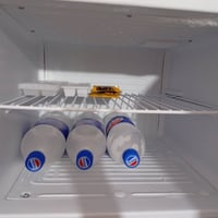 ثلاجه حجم وسط لبيع ماخذيهه ب 450 اريدهه 250 مصارلي 4اشهر لمن شتريتهه م...