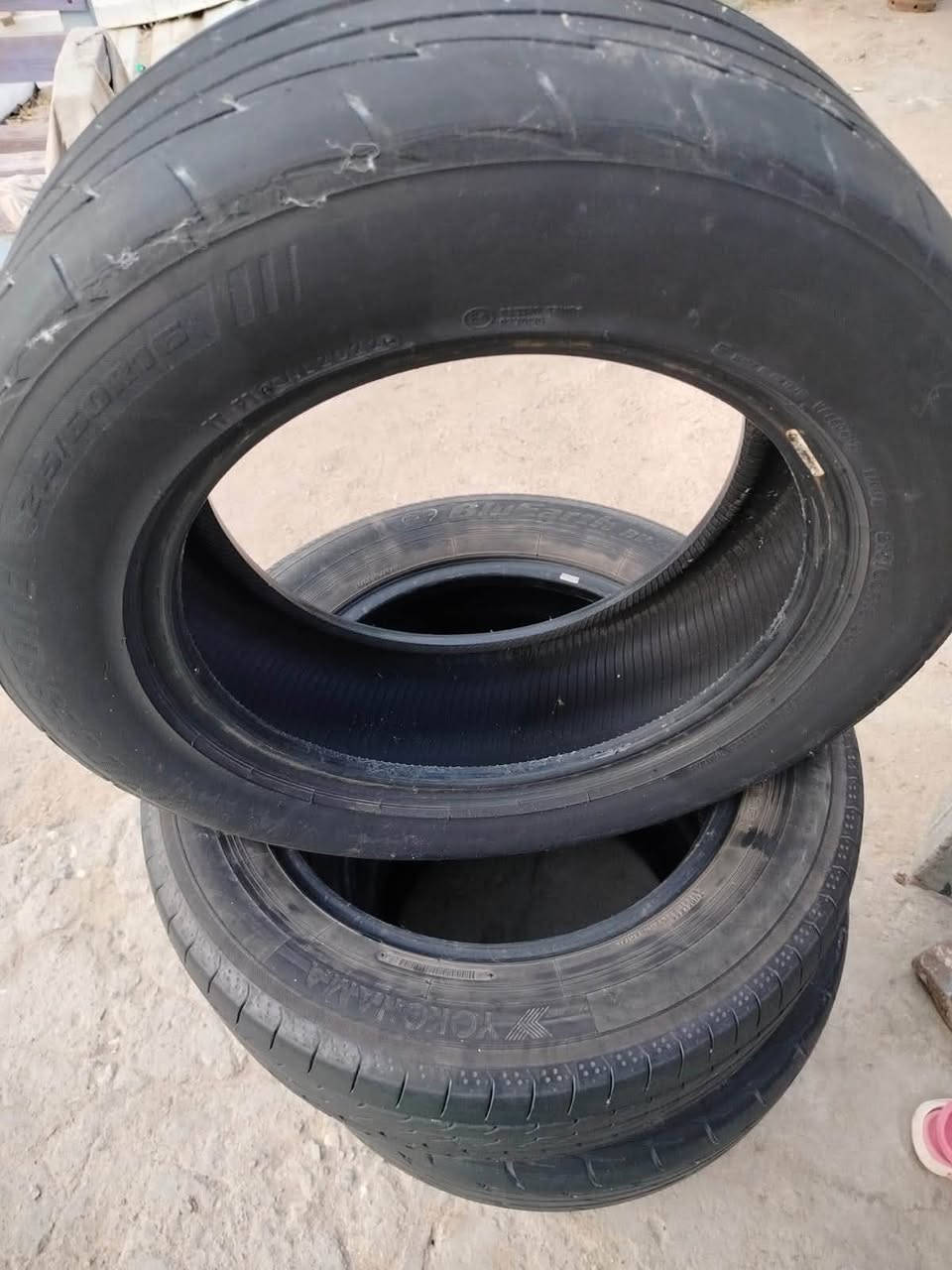السلام عليكم تخم تاير باله اشتريت سياره وبدلتهن بتخم جديد زوج برجستون وزوج يوكوهاما اثنين بيهن ركع واثنين بيهن كل واحد بنجر ناعم ب ٧٥ الف العنوان ابو الخصيب ***********
