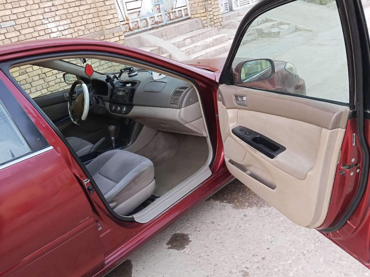 السلام عليكم اخواني للبيع كامري وارد امريكي موديل 2006 السياره جاهزه كير ومكينه وتبريد وتدفئة السياره رقم كربلاء الجديد سعر السياره 85 ورقه مكان السياره ميسان اني مكلف بالنشر رقم صاحب السيارة ***********
