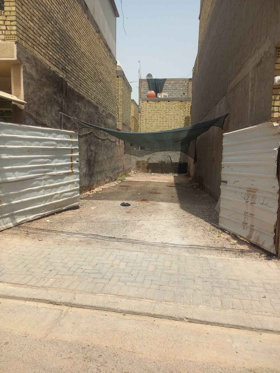ارض ١٠٠ متر واجه ٥ نزال ٢٠ 
تبليط مجاري خدمات كامله زراعي قرار ٢٥ شهداء بياع  قرب اسواق اميره للاستفسار  *********** واتساب
