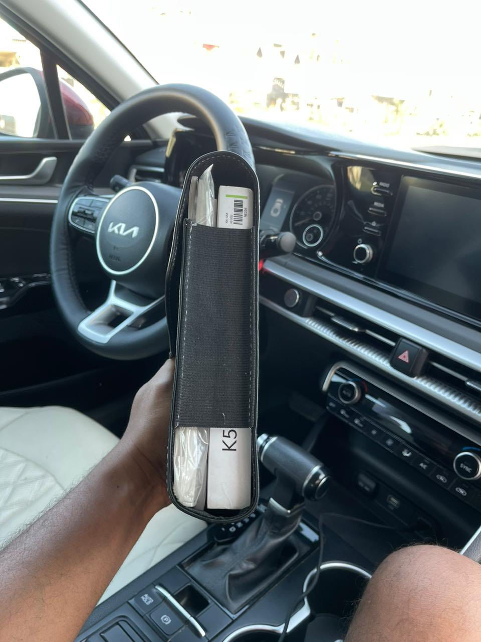 KIA K5 موديل 2022 لون ماروني 
سياره حادث بسيط جدا فقط جاملغ مكفوله من الدواخل والشواصي والالغود (((بدون ايرباك ))) 
صور حادث بل منشور 
سياره باسمي تحويل ثاني يوم 
ماشيه 70 
مواصفات بصمه 
تشغيل عن بعد 
رادارات امامي خلفي 
كشنات جلد 
قياده ذاتيه 
انضمه قياده عدد(3)
مثبت سرعه 
صدر جديد 
تبريد جديد 
هزه جديده 
بصمه ابواب 
ترحيب ابواب 
صندوق ذكي 
توقف ذاتي 
سايد بريك دكمه 
مكينه 1600 تيربو 
حساسات 
وبعد هواي بيهه مواصفات 
سياره جديده ونضيفه استعمال شخصي احلا من الصور 
السعر 155  
للتواصل 
***********

