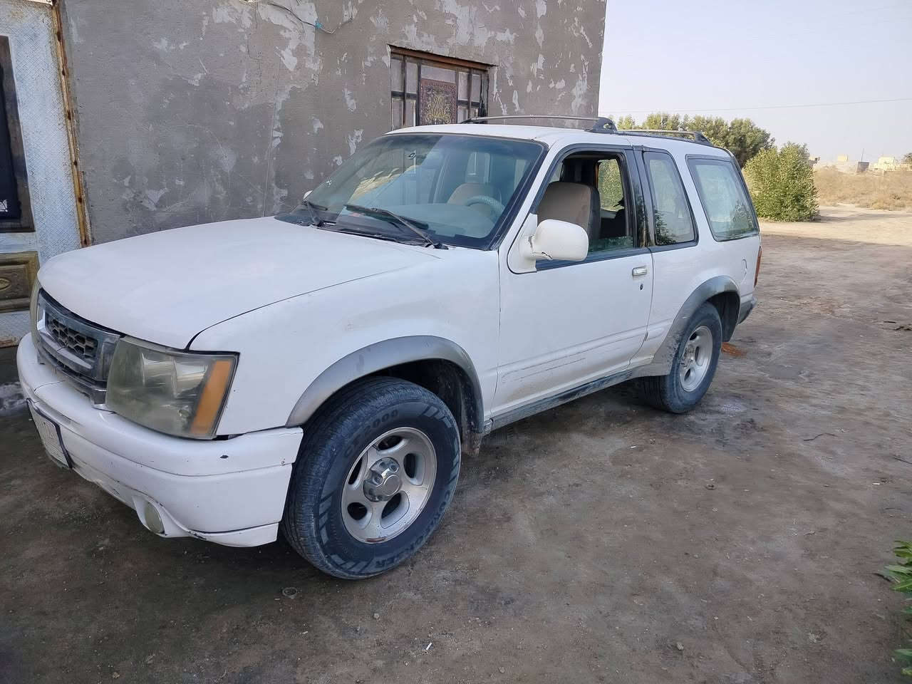 السلام عليكم فورد اكسبلور تك باب مويل الفين محور 3000فيفيتي سنويه لل 27السعر 45وبيها مجال واذا اكو مراوس مكانها ذي قار ***********
