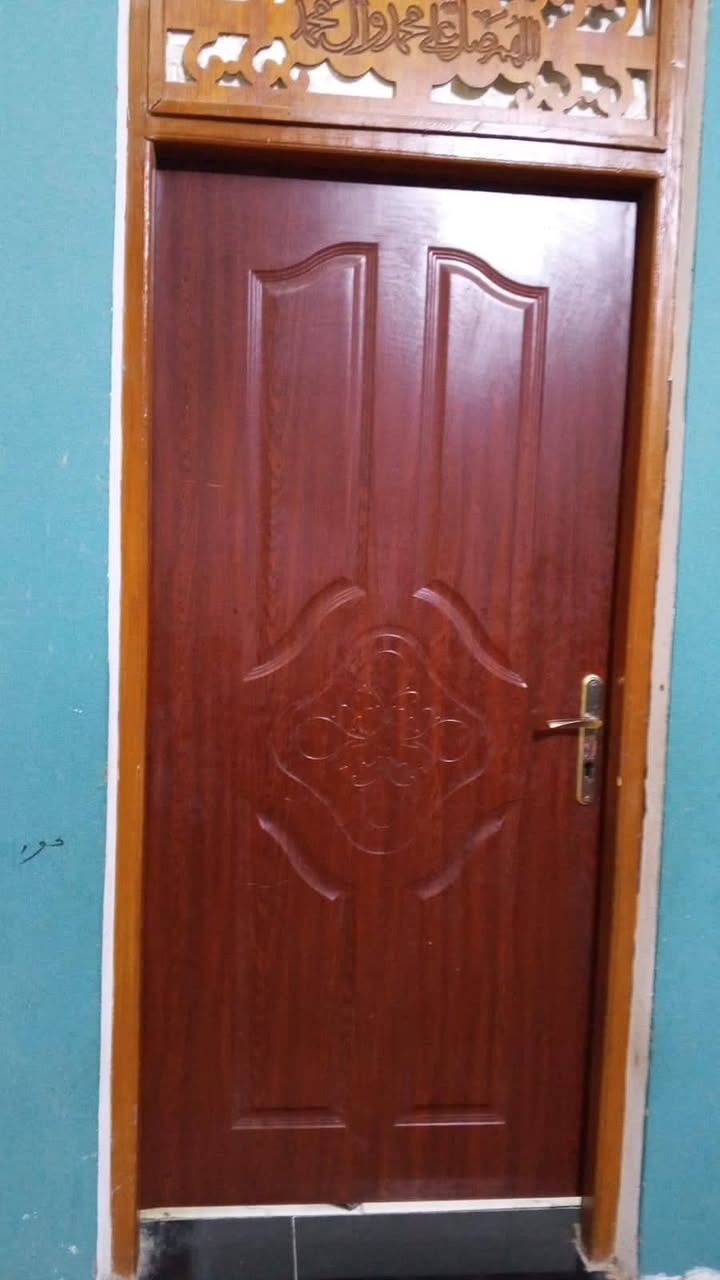 دار للبيع مساحه 125 متر  بالشهداء قريب عل مدارس صينيه 
غرفه وصاله ومطبخ واستقبال وحمامات داخليه وخارجيه وتشاريف وسطح شتايكر بناء جديد 
اساس كونكريت سكف عكاده 
عايز فقط ارضيه ومحجر درج
الحي جاهز كهرباء او ماي ومجاري  فقط تبليط وارصفه بعده ما كامل الحي 
للعلم البيت محجوز اسكان مطلوب اقل 30 مليون 
السعر الكلي 88  الاسكان يبقن وره مشتري وتدفع 58 
القصد شهري 175 الف 
الاستفسار اتصال 
***********
