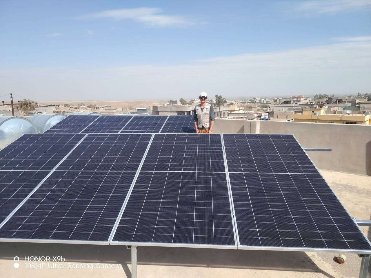 ضمان_البطارية_5سنوات
تم بفضل الله تجهيز و  تنصيب منظومة طاقة شمسية لمنزل الأخ  أيهاب احمد خلف
   #الشرقاط-#قريه #شكرآ
تجهز المنظومة المنزل ب 16 أمبير نهاراً
بالاضافة إلى 15 أمبير ليلاً  . 
مكونات المنظومة: 
🔵 الواح نوع (فيلادلفيا 600  W ).   ذات وجهين وذات كفائة عالية بضمان 15 سنة. 
🔵 جهاز انفيرتر نوع(فولترونك)حجم 6k (26امبير)  بضمان سنتان
🔵بطارية ليثيوم الاطول عمراً. وبعمر افتراضي 15 سنة وبضمان 5سنوات
 #مكتب-#ليث_الراشد. ايهاب الاحمد 

العنوان محافظة كركوك قضاء الحويجة مقابل دائرة الدفاع المدني 
للحجز والاستفسار الاتصال على الأرقام التالية :

ليث، ***********
