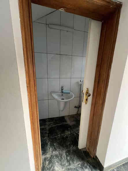 شقق للإيجار – بناية جديدة (زيرو)
الموقع: زيونة – محلة 714
المساحة الكلية للبناية: 268م²
عدد الشقق:6 شقق

أنواع الشقق المتوفرة:

🔹 شقق كبيرة (عدد 4):

مساحة واسعة جدًا

3 غرف نوم

مطبخ حار/بارد

استقبال كبير 10×4

خدمات عدد 2

🔹 شقق نظام غرفتين:

غرفتان

صالة

خدمات

🔹 شقق نظام غرفة واحدة:

غرفة واحدة

صالة

خدمات

---

📞 للاستفسار والتفاصيل أكثر:
***********
