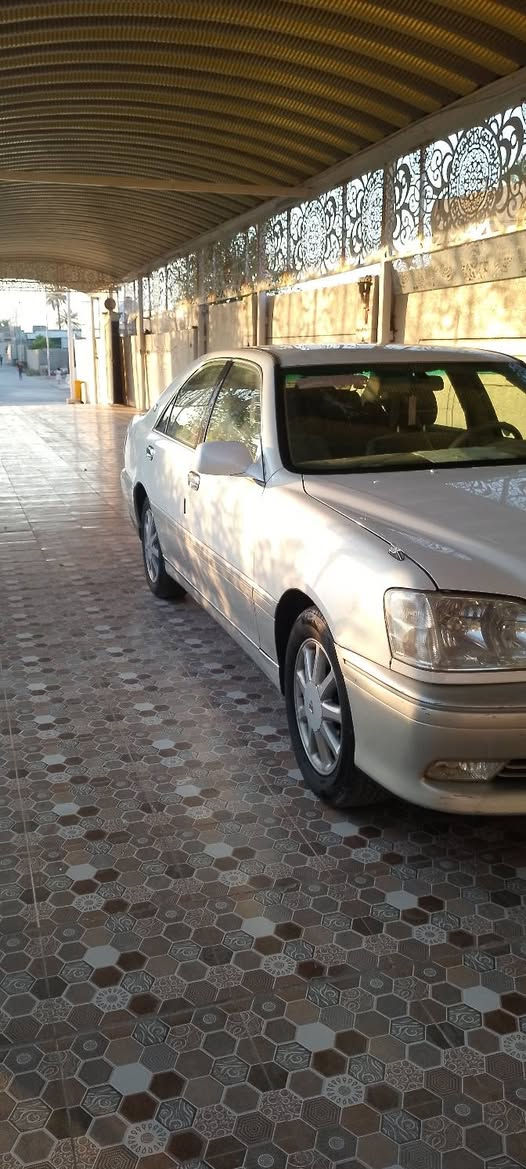 السلام عليكم اخوان سياره كراون ملكة 2002جديدة جاهزة من كلشي تبريد شغال حدادية جديدة تخم تاير جديد السيارة كلها جديدة بس بيها گص جنطه رقم صاحبها ***********مكان السيارة الرمادي مكلف بل نشر $سعر مناسب جداً يرهم مراوس
