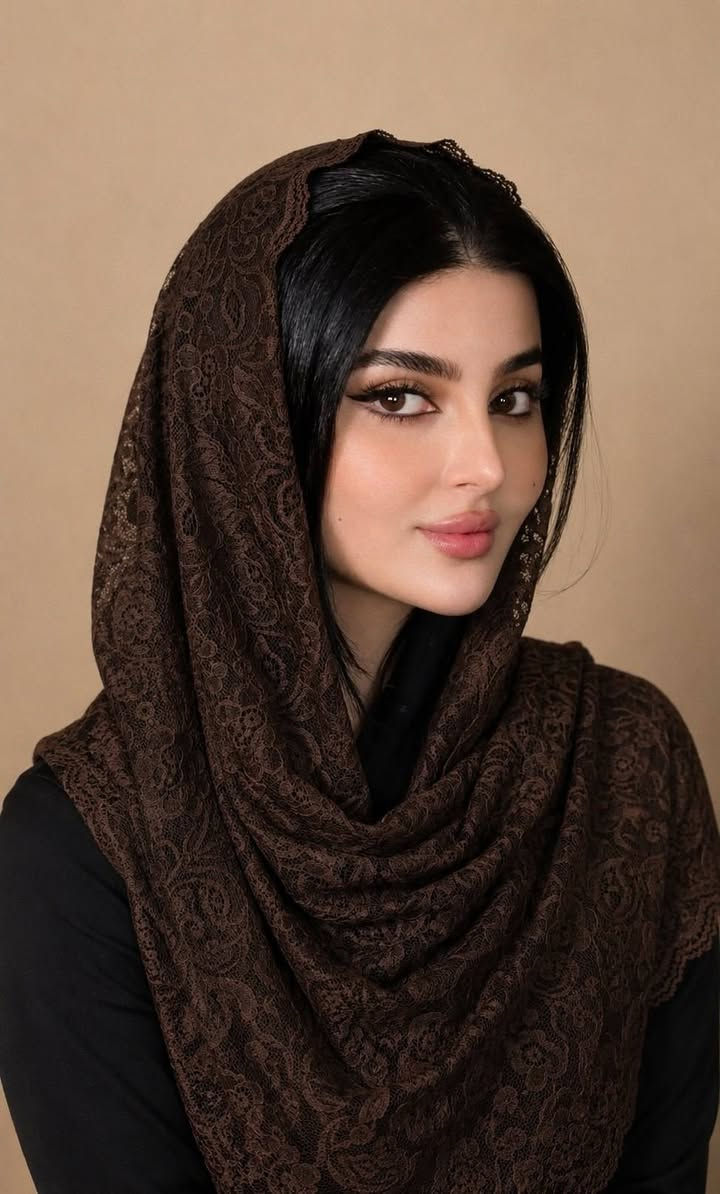 ✨ وصل شال الذكاء الاصطناعي الترند ✨
🧵 خيط بريسم وقماش تول فاخر
💎 نعومة ولمعة راقية جدآ 
🎀 تصميم أنيق وموديل عصري
🌈 ألوان مميزة تتناسب مع كل الإطلالات😍
قياس الشال / الطول مترين والعرض 70 سم ✔️
#الاصلي


**إذا كنت صاحب هذا الإعلان وتريد حذفه لأي سبب، رجاءا أرسل رسالة إلى الدعم الفني**