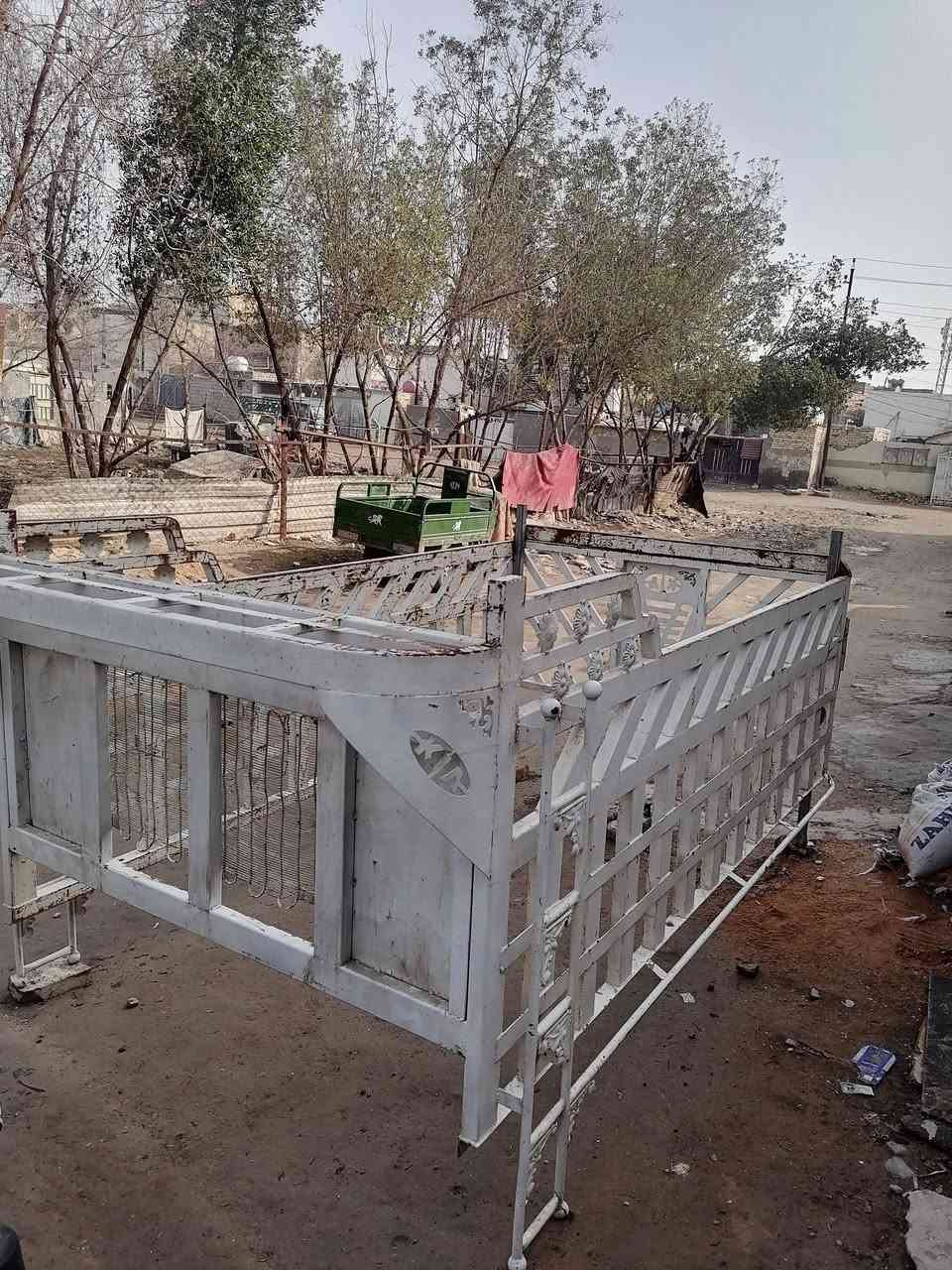 سلام عليكم عندي محجر تزكام للبيع مكاني ديوانيه الاستفسار او الاتصال على الرقم :***********
