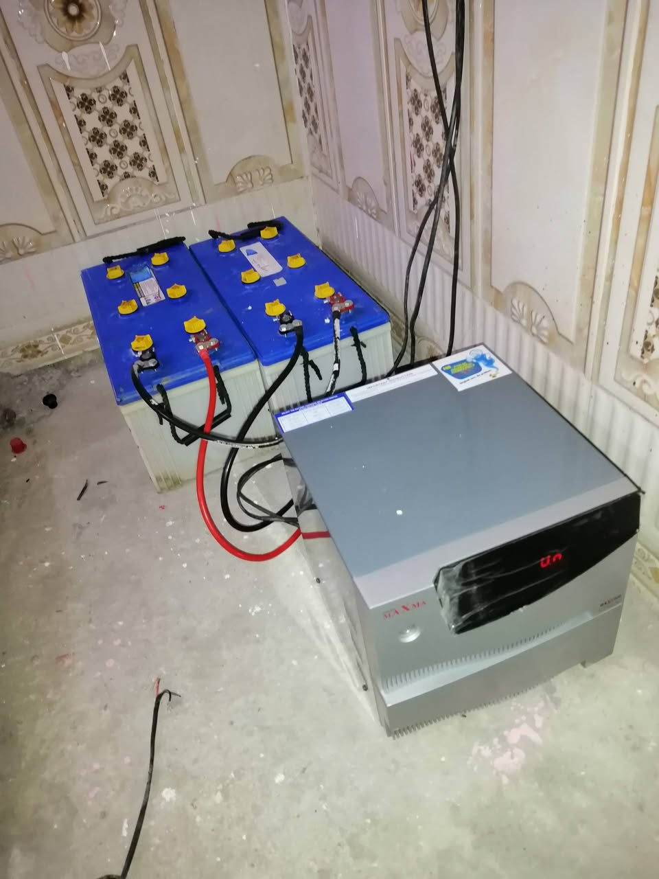 عاكسه ١٠ امبير  للبيع شغاله شرط سعر ٤٠٠  وبيه مجال بدون بطاريات تدعم الالواح الشمسية جيب لواحت وشد  عنوان السماوه ***********
