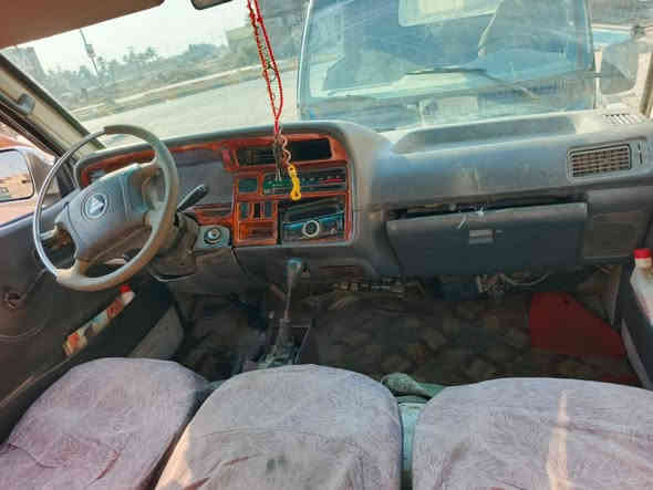 فتون موديل 2009سياره عليه غرامه 140الف مصفره هياءه مكينه حلو ه كير حداديه نص عمر ولمكينه بيه بلكات لو بخاخ فقط رقم بابل سعر 25وبيه مجال رقم احمر مداور تكاتب مكان طوريج ***********
