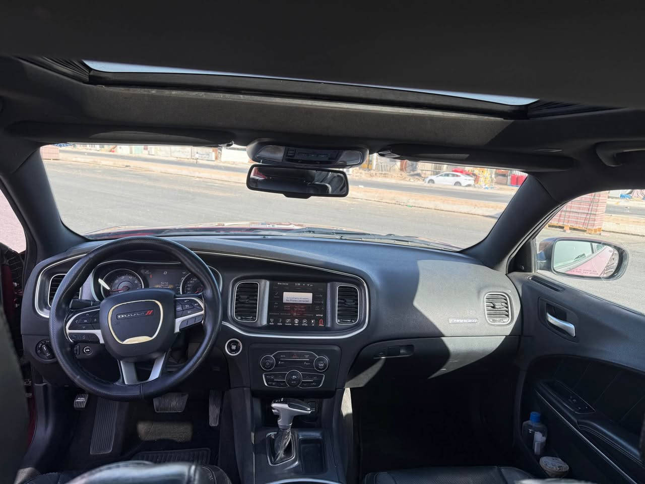 جارجر 2017 السياره مكفوله كفاله عامه فول مواصفات 3600 رقم  اربيل الجديد   السنويه لل 29.تنتهي  مكاني بصره  *********** Singapore
