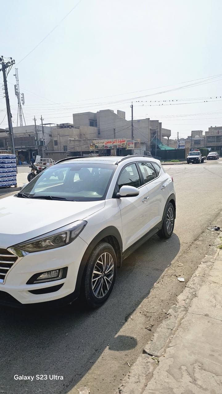 سلام عليكم بيع او مراوس حسب القناعه ..توسان م 19 خليجي فووول موصفات بصمه كشنات كهرباء بانوراما حساسات خلفيه اماميه  ماشيه 132 محرك 2000 دوش كفاله صبغ وتبديل بس بارد جاملغ خلفي سونار مرفق
سعر 192  مكاني بغداد  تصال ***********
