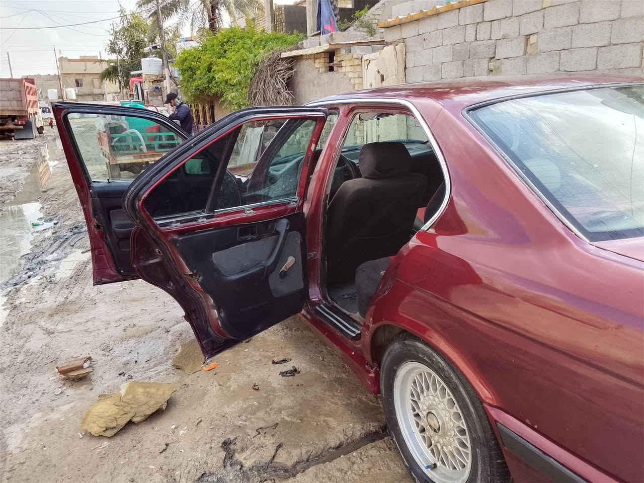 سلام عليكم
بي ام 525
موديل 1991 دياله نكليزي بسمي 
كير ومكينه جدد مكينه 20جديده 
باتري سلف داينمو جدد نوزل جديد فيت بم بلكات نقص دعاميه وسلايت 
تبريد مابيها تحويل موباشر السعر 42وبيها مجال عنواني بغداد النهروان 
هاتف واتساب متواجد ***********
