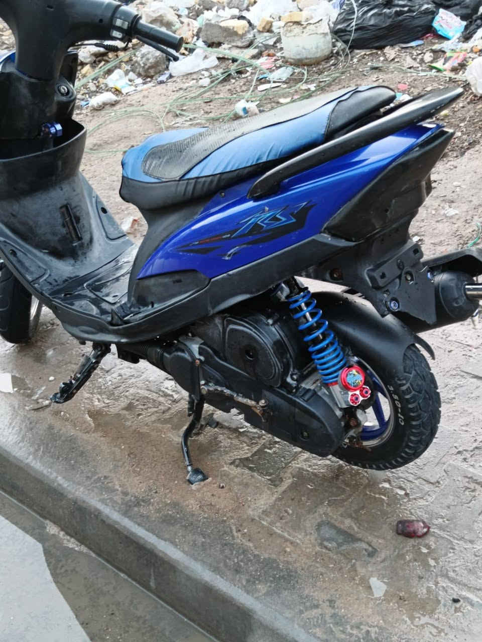 سلام عليكم دراجه للبيع ماكس عدله نضيفه شوفت عينك مكينه مبدله مفتوحه شلعه ومعدل حلوات السعر 650 بيه مجال العنوان بصره ابو خصيب الرقم ***********
