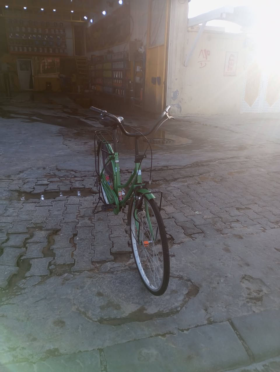 باسكل البيع /الباسكل حلو ونضيف المكان الكوفه مقابيل المحطه مال ريبال سايدين المطار رقم التوصل ‏‪***********‬‏

