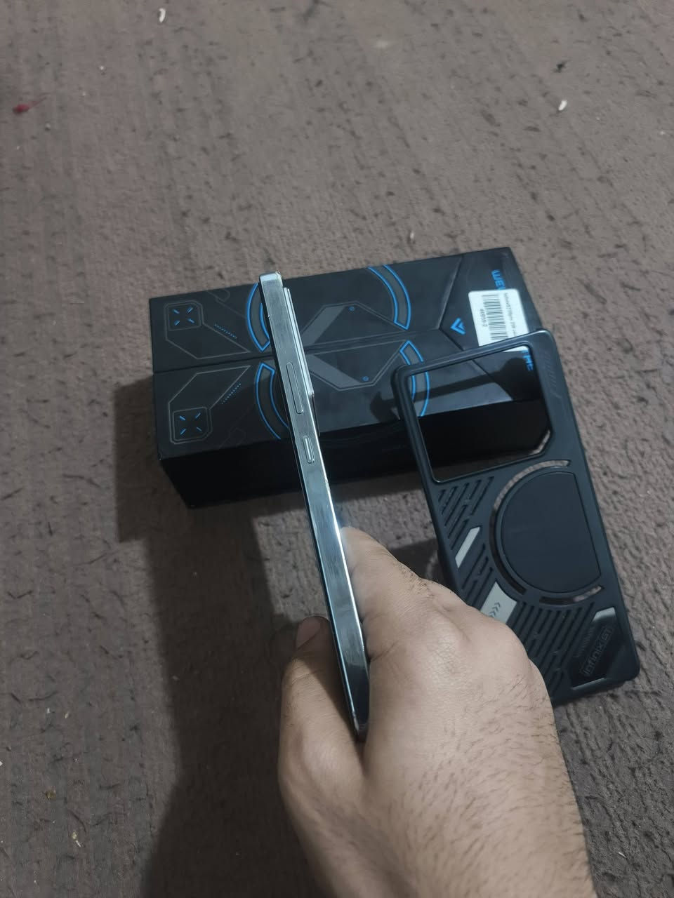 سلام عليكم اخوان جهاز جيتي 20 برو جهاز نضيف ومكفول من كلشي ملحقاته كامله شاحنه وكفر وفريز وكارتونه ولزكه حمايه جهاز كامل من كلشي وبوبجي 120 فريم
السعر 270 وبي مجال حك الجيه
مكاني بصره معقل 
رقمي ***********
