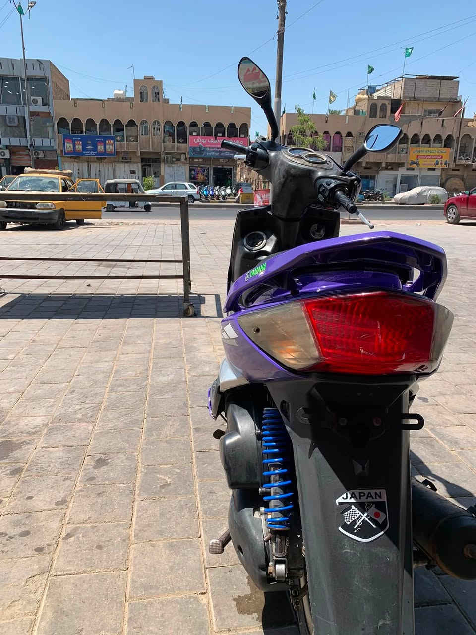 سلام عليكم دراجه سكنس فحل نوزل دراجه كامله وحلوه كلشي شغال بيها بس الشاره واكفه مكينه اكسل اكلجات كله نضيفات مكان مدينه الصدر رقم *********** السعر 400وبيهزمجال حك الجيه دراجه خير من الله
