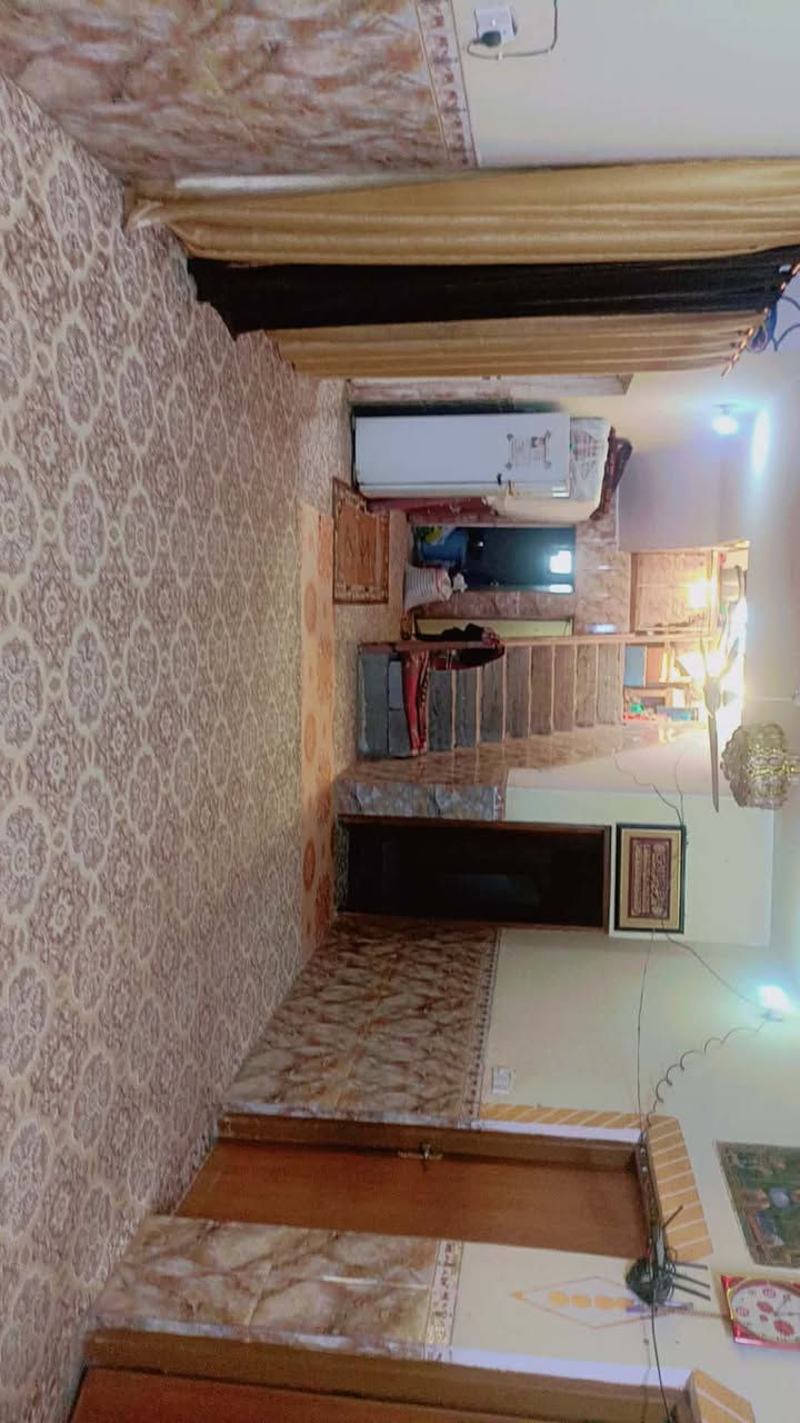 السلام عليكم ورحمه الله وبركاته 
بيت للبيع+ارض800متر
 قرب محطة وقود المحاسن 
يحتوي على 3 غرف نوم 6×4
كليدور 12 متر + حمام داخلي 
مطبخ 5×4 كامل سيراميك 
استقبال 8×4 
بناء حديث 
الاستفسار الاتصال على الرقم ***********
