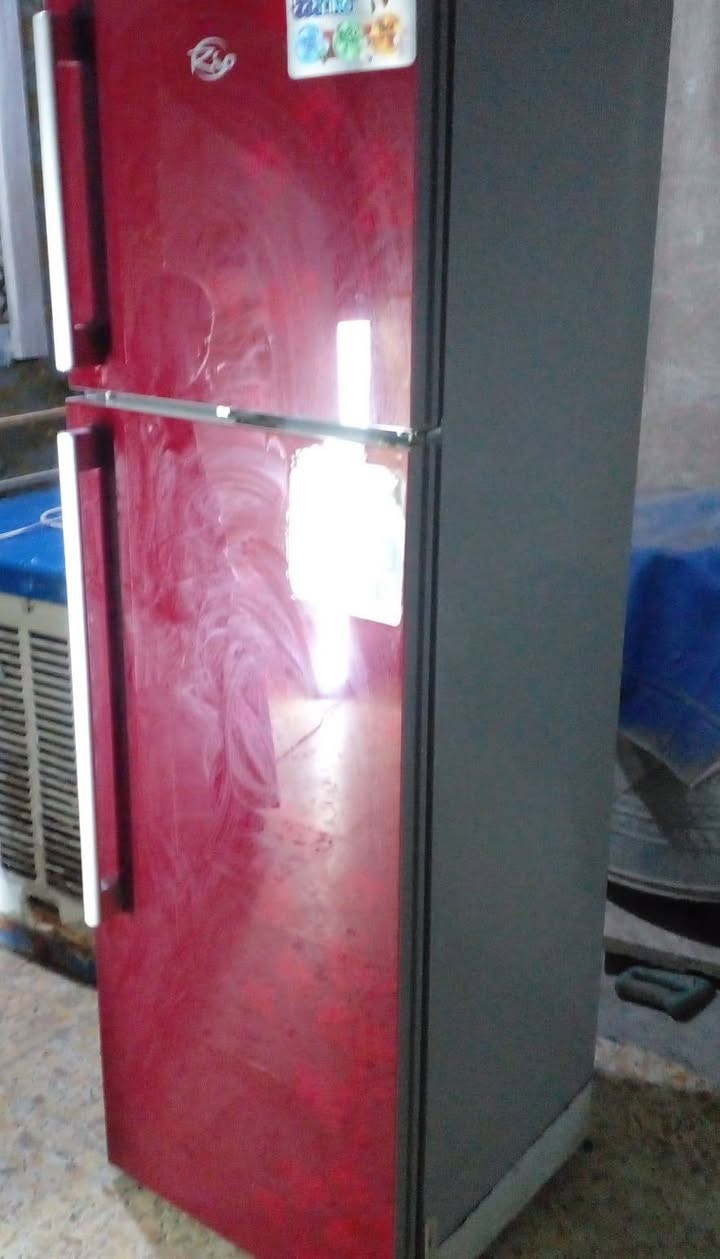 سلام عليكم عيني عندي ثلاجه للبيع سعرهه150نضيفه وثلج وتبريد خير من الله العنوان حي اور{ملاحظه بسيطه موضحه بل صوره اسوي الحافات مالته ابطانه حته مزنجر


**إذا كنت صاحب هذا الإعلان وتريد حذفه لأي سبب، رجاءا أرسل رسالة إلى الدعم الفني**