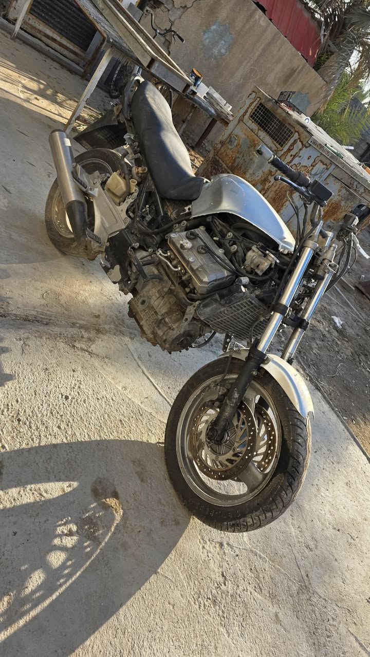 السلام عليكم
للبيع هوندا ST 1100 رقم ديالى وياها دراجتين ادوات ما مرقمات التفاصيل داخل المنشور للتواصل *********** 
المكان بغداد جسر ديالى

