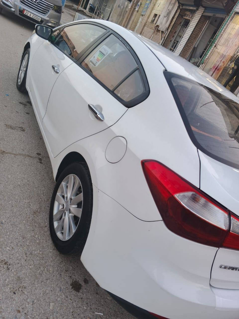 بسم الله 
كيا سيراتو 2015 خليجي 
رقم واسط 
شرط التحويل
تحكم ستيرن 
داخل لونين
تدفئة تبريد بشرط
حداديه جديده  
تخم تاير 
كهربائيات كلها شغالة
تدفئه تبريد مكفول 
مكفولة من الصبغ
بيها بارد جاملغ  بالهلال قليل وبارد جاملغ امامي شبر 
السعر 120 وبيها مجال بسيط
*********** مكان سياره واسط نعمانيه
