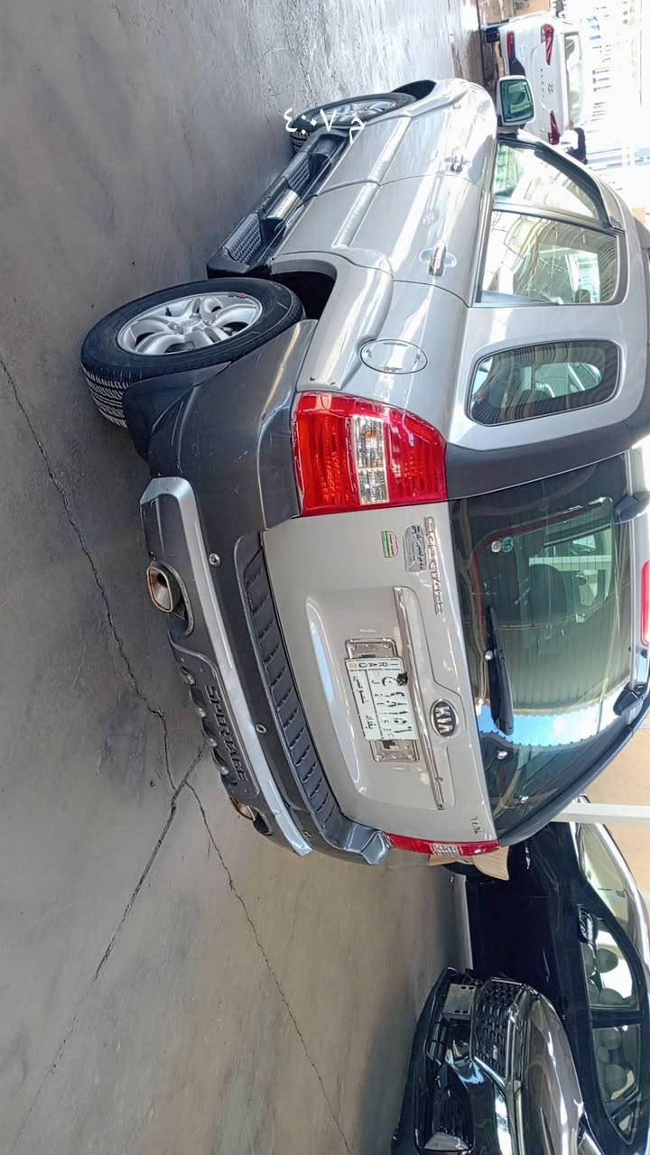 السلام عليكم كيا سبورتج خليجي موديل ٢٠٠٧ رقم بغداد مكينه ٢٠٠٠ دوش سياره جاهزه من كلشي تبريد كير محرك صدر تدفئ تبريد سياره كفاله من صبغ بيه باب الصدر مبدل بلادي والباقي كفاله لا صبغ لا تبديل سياره ماشيه ٢٠٠ السعر ١٠٥ وبيه مجال *********** مكاني كوت
