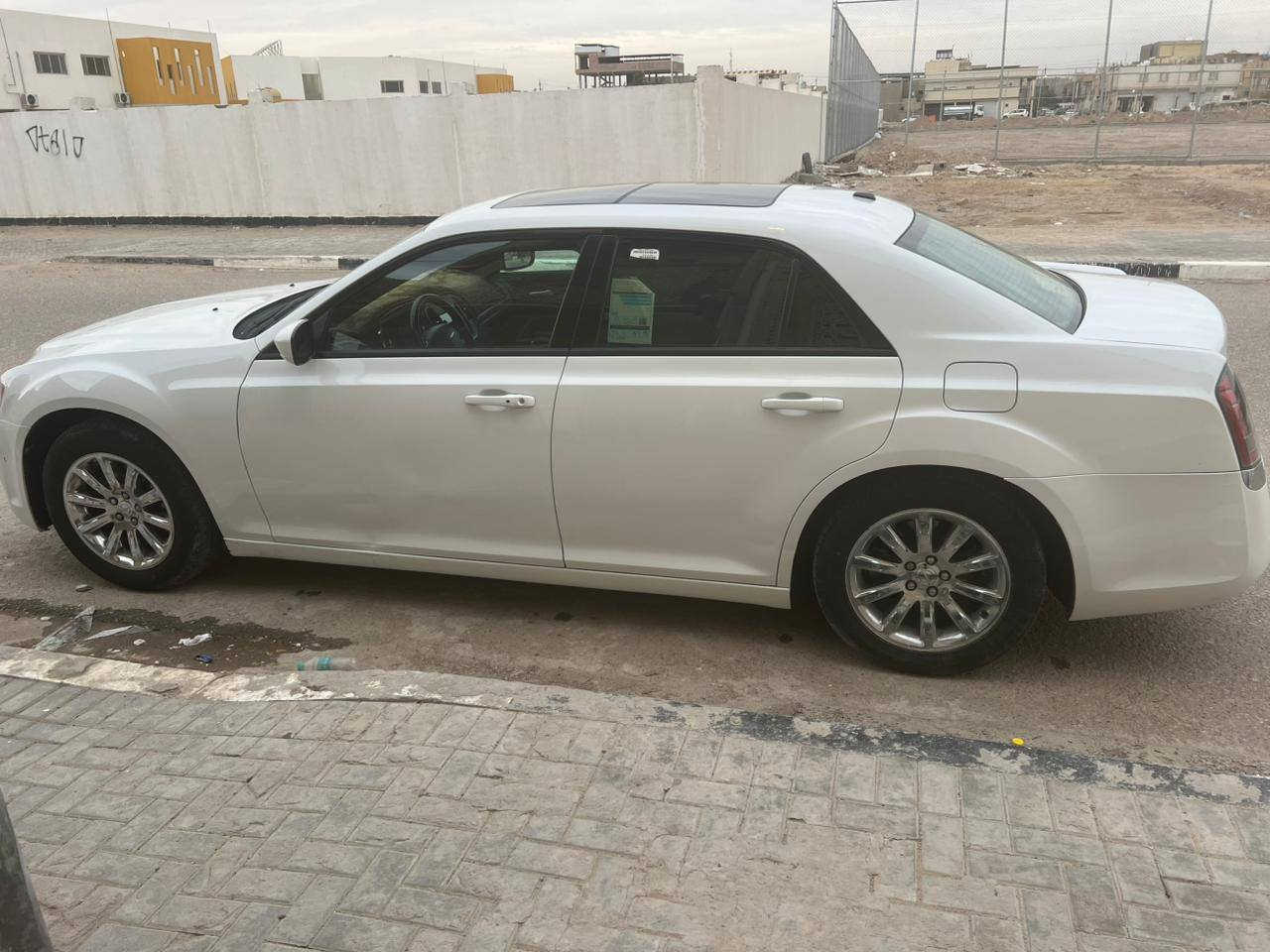 السلام عليكم
للبيع 
اوباما ٢٠١٤ اصل فول مواصفات  بيهه ربع بنيد صبغ وتبديل جاملغ الأمامي من جهة سايق وطخه بالباب سايق 
الون ابيض صدفي 
رقم شمالي سليمانيه جديد 
سنويه لل٢٠٢٧ 
مكان بصره سعر  ١٨٠
***********
