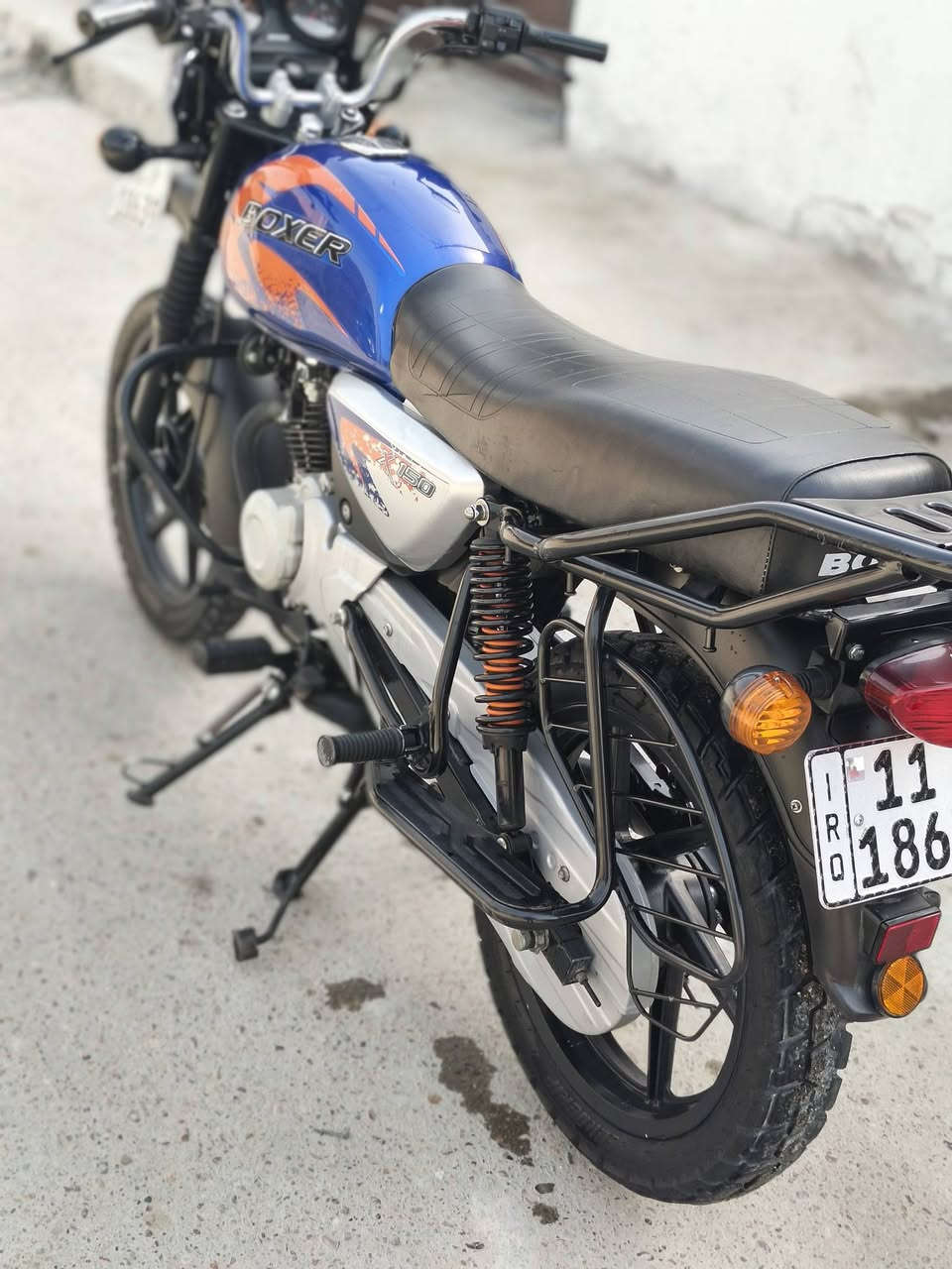 بوكسر مديل 2023 طالعه بل2024 مرقمه بغداد انكليزي تحويل ثاني يوم دراجه  كفاله عامه بحالت لوكاله ومامفتوح بيه برغي احله واجدد منل صور ماشيه 10الف دراجه انطي بيه ظمان سبوع ايشي بيه ترجع للبيع السعر مليونين2850 وبيه مجال بسيط مكاني شعب ***********
