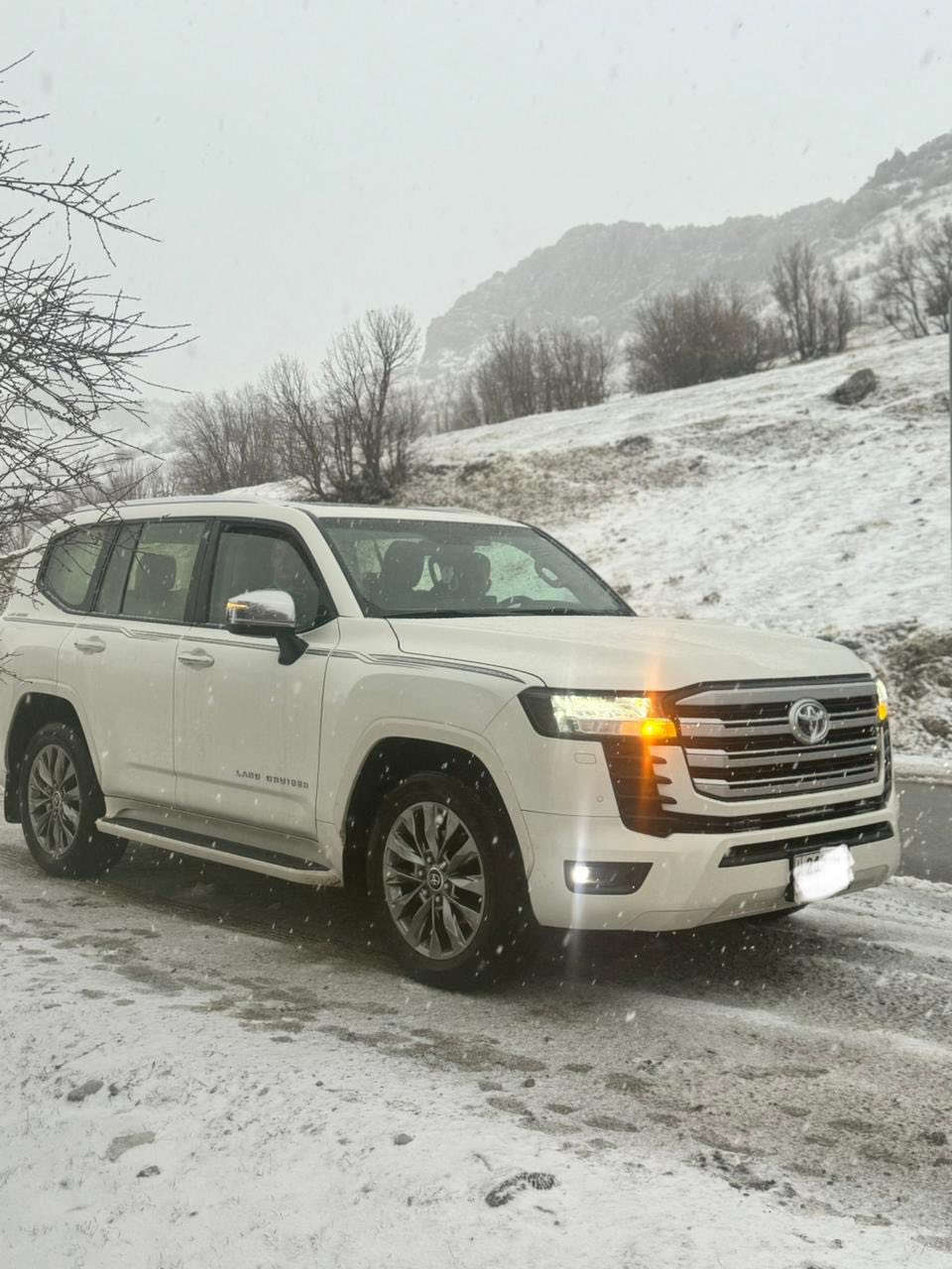 سًلام عليكم اخواني لاندكروز ٢٣ وًكاله ساز ماشي ٣٣ كًفاله من زلغ اي شي نقطهً ما بيها ٣ شاشات ٦٦٥$
***********
