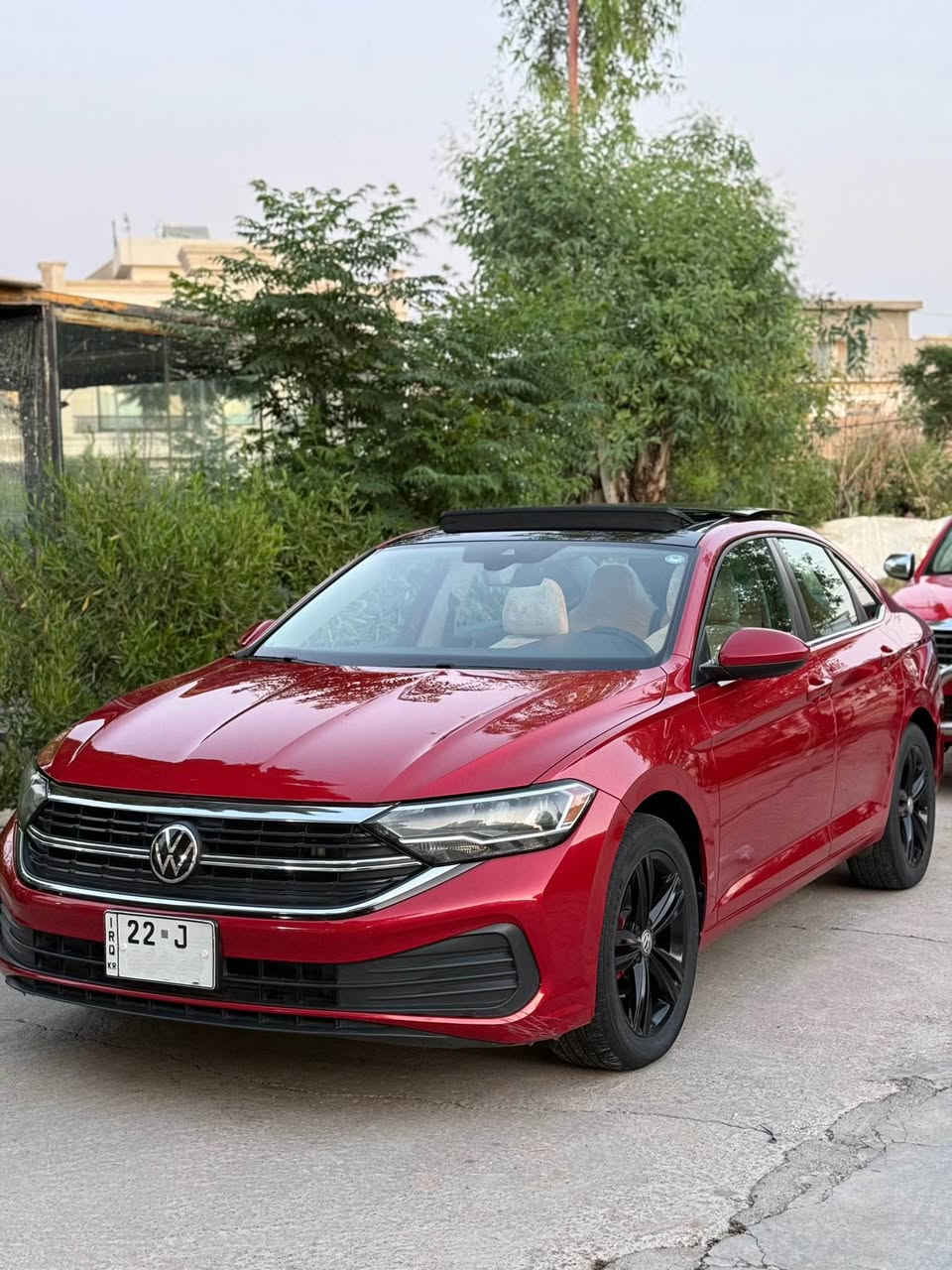 jetta 2022 se 

56,000 km 

دوو دەرگا لای سەکنی هەیە 
پەرەشوت بەس شانەکان تەقیە  
*********** أربيل, العراق
