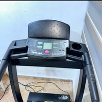 المشاية الكهربائية المستخدمة، في حالة جيدة، مثالية للتمارين المنزلية. ...