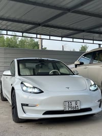 تسلا للبيع مودل3 2023 تك ماطور  ماشيه 49 الف كيلو السياره اون لاين مرب...