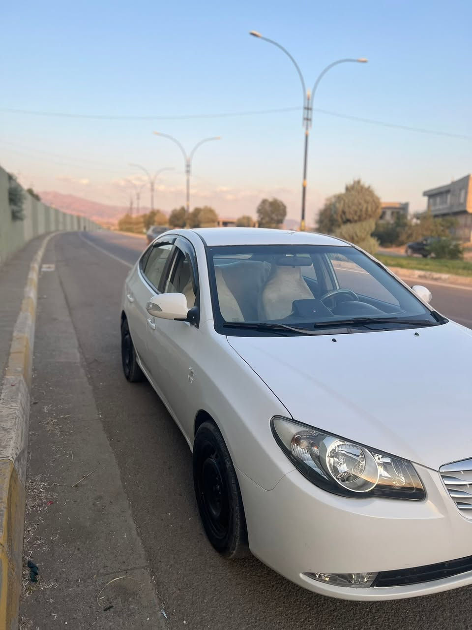 ئاڤانتی 2010 ئیکۆ چوار تایەو ویلی لۆکی گەورەی لەسەرە سارەکە تازاداخیلە کۆدی نیە.        تەنها.    41هەزار رۆشتوە.       تەلەفۆن بۆساحێبیکەن نامە جواب نادرێتەوە.     ***********.        شوێن قەلادزی
