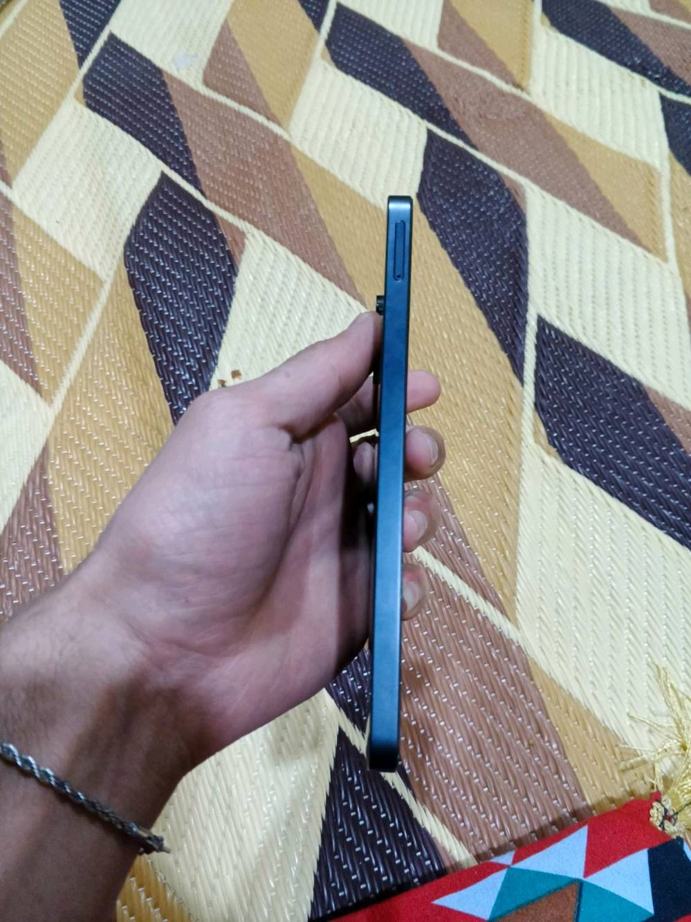 سلام عليكم الجهاز ستعمال يوم واحد فقط الجهاز بعده بالضمان ضد الماء والكسر ضمان سنة كامل ملحقاته الي يحب التواصل ***********