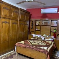 غرفة اخشاب • نظيفة • للبيع