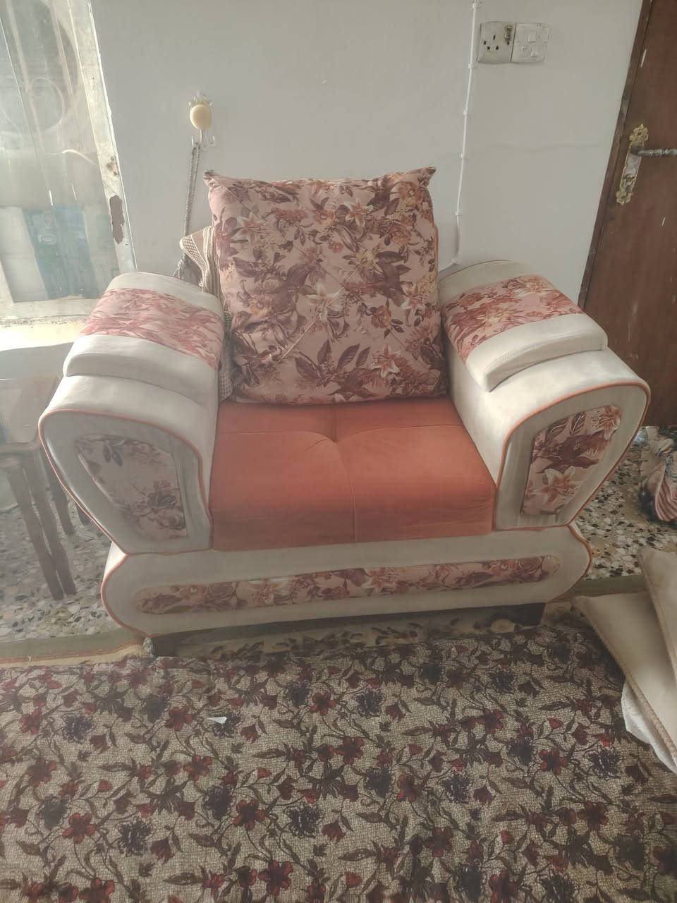 تخم تزكام نضيف مامتعوب عشر مقاعد للبيع للاستفسار الاتصال على الرقم ***********
