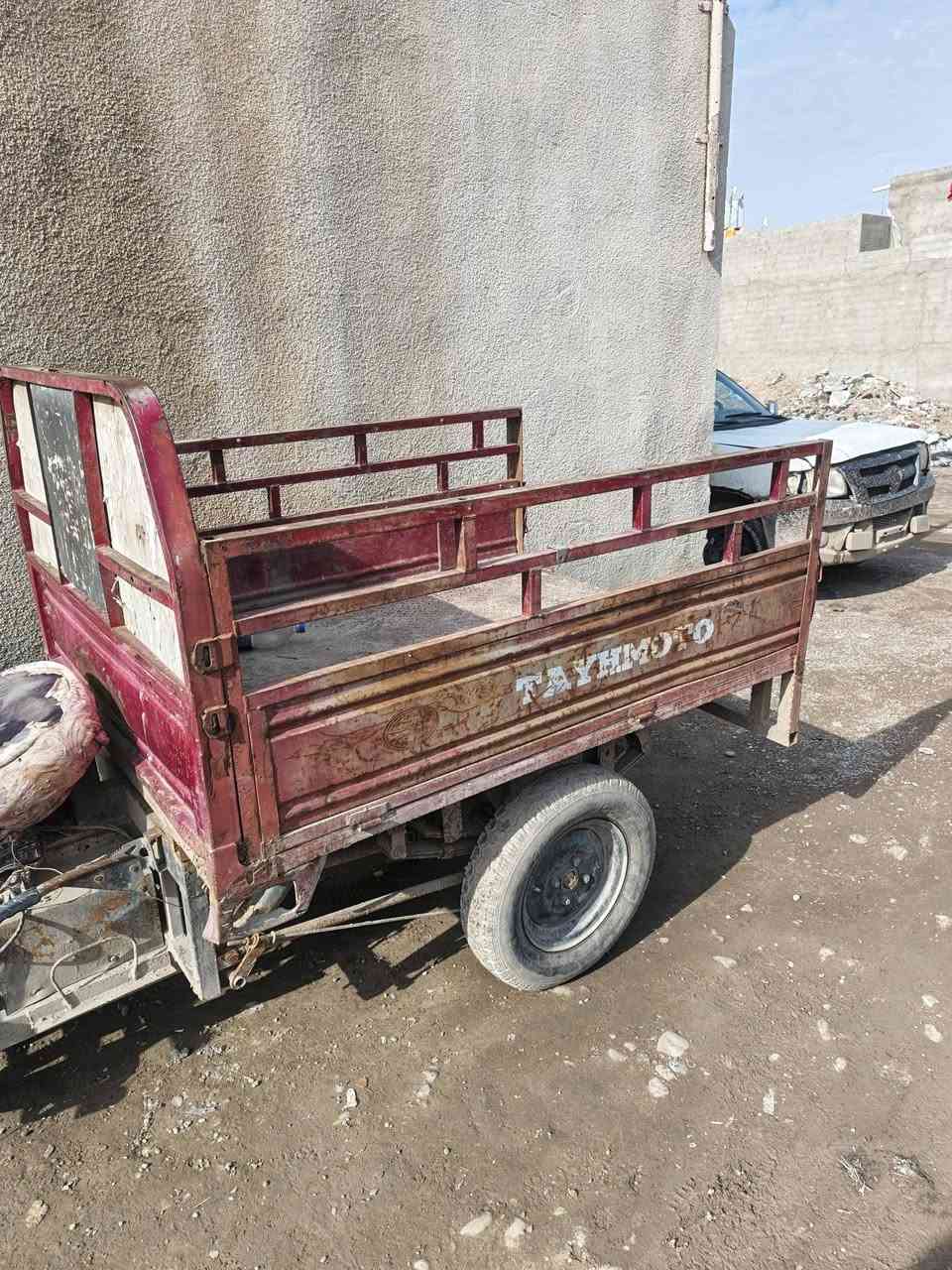 السلام عليكم
ستوتة للبيع محرك وبدي نضيف سعرها 300
***********
