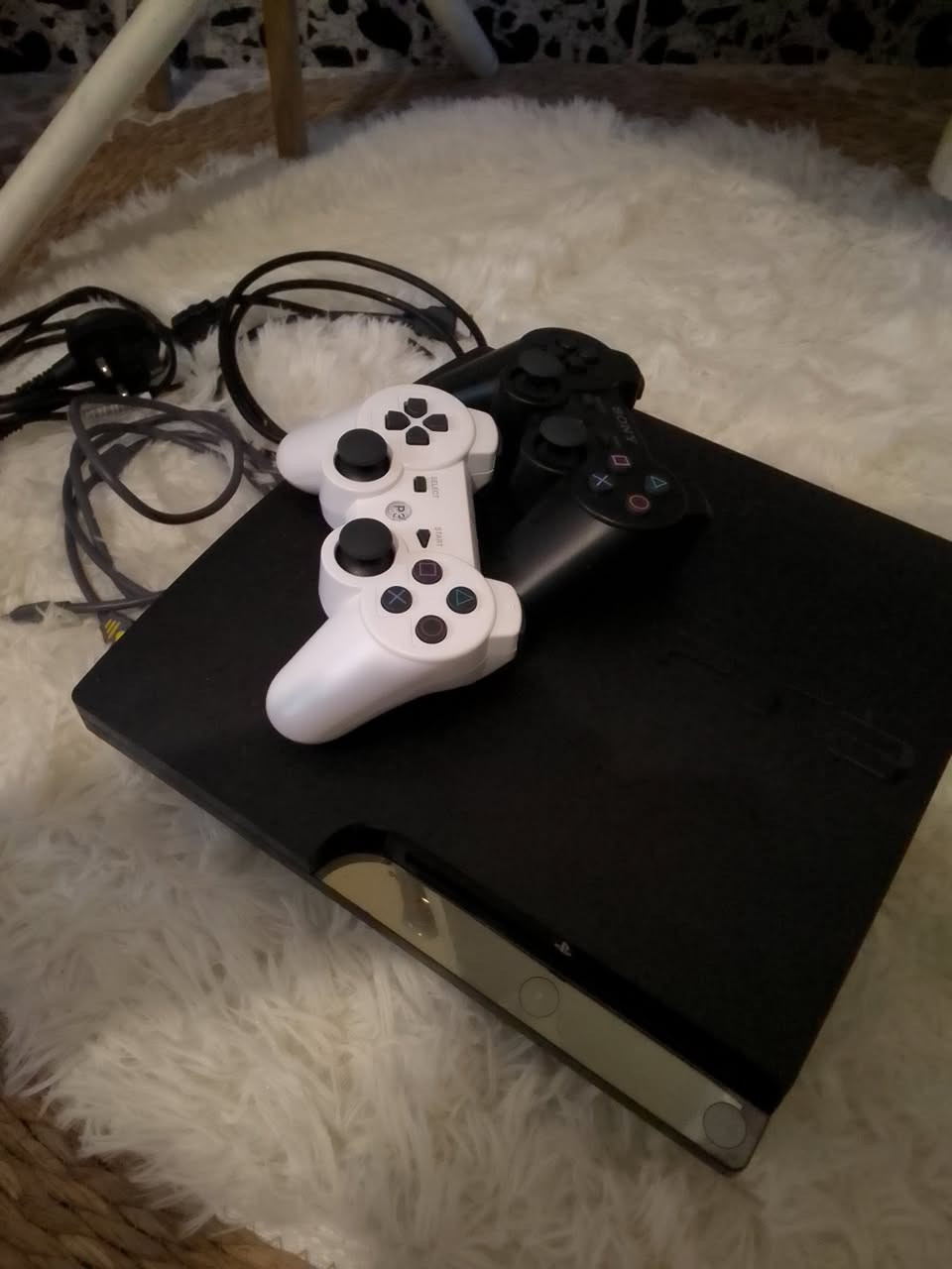 للبيع سوني ثري كلش كلش نظيف
للطلب عالارقام التاليه 
ب١٥٠

اسيا***********

كورك***********
