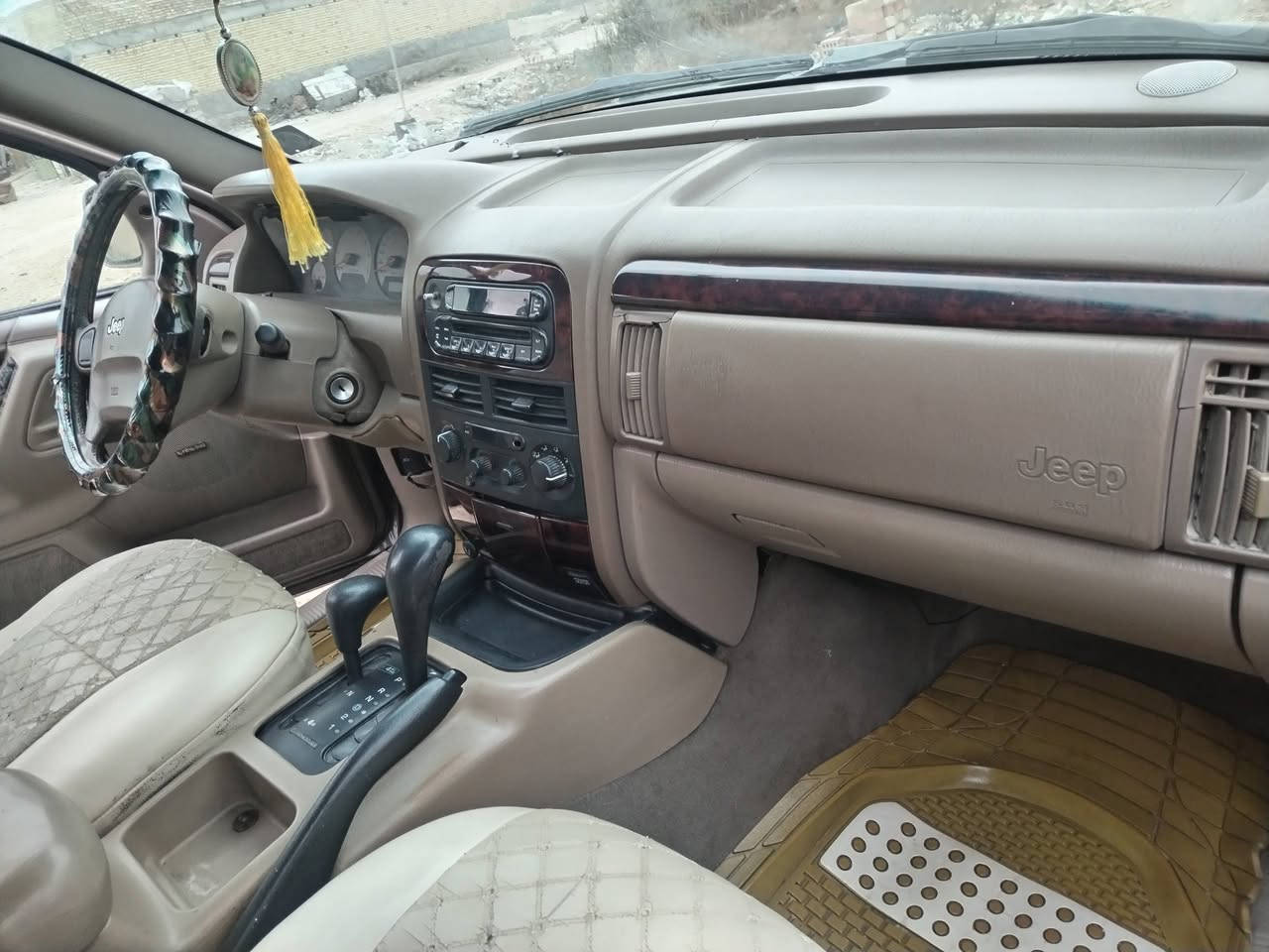 جيب شيروكي للبيع موديل 2001 محرك كير ففتي3000 اكسل علفحص بلاديه  مابيه اي خياس شرط التحويل بفداد انكليزي بسمي السعر ٥٦ وبيه مجال بصيط استفسار خاص فقط،،،، مكان السياره بغداد الكرخ


**إذا كنت صاحب هذا الإعلان وتريد حذفه لأي سبب، رجاءا أرسل رسالة إلى الدعم الفني**