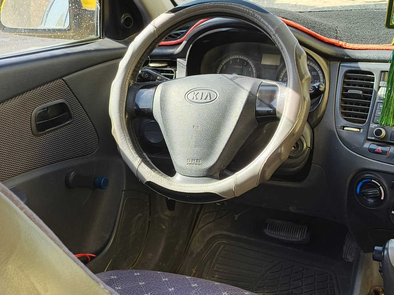 كيا ريو للبيع موديل 2009 السياره جاهزه من كل شيء وارد امريكي سياره داورناها صار النه 3 اشهر 
 شرط المداور بنفس اليوم
وشرط ترايك وين ما تريد 
سعرها ب 78 وبيها مجال 
مكان السياره الديوانيه قضاء الحمزه الشرقي 
للاستفسار  خاص او الاتصال 
***********
