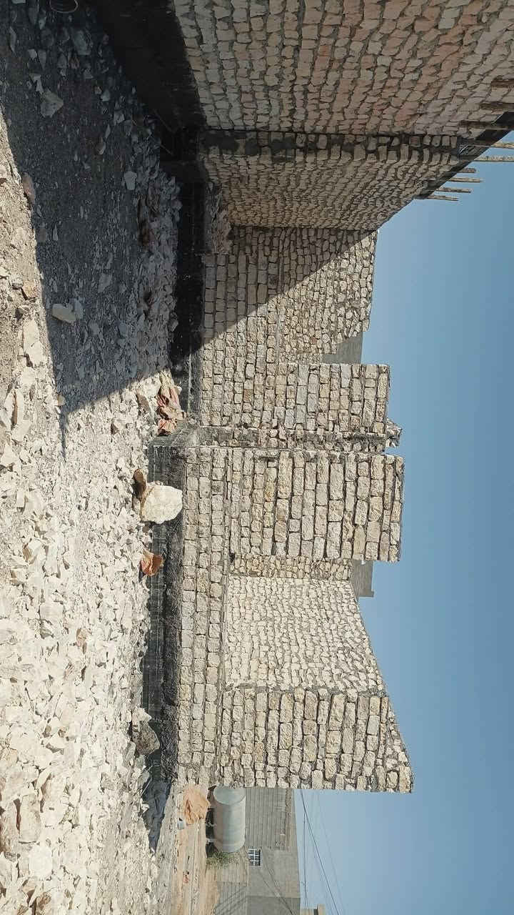 مساحه 210 وجه 9م نزال 23شارع 10متر متر منطقه الشراع الرمادي ***********
