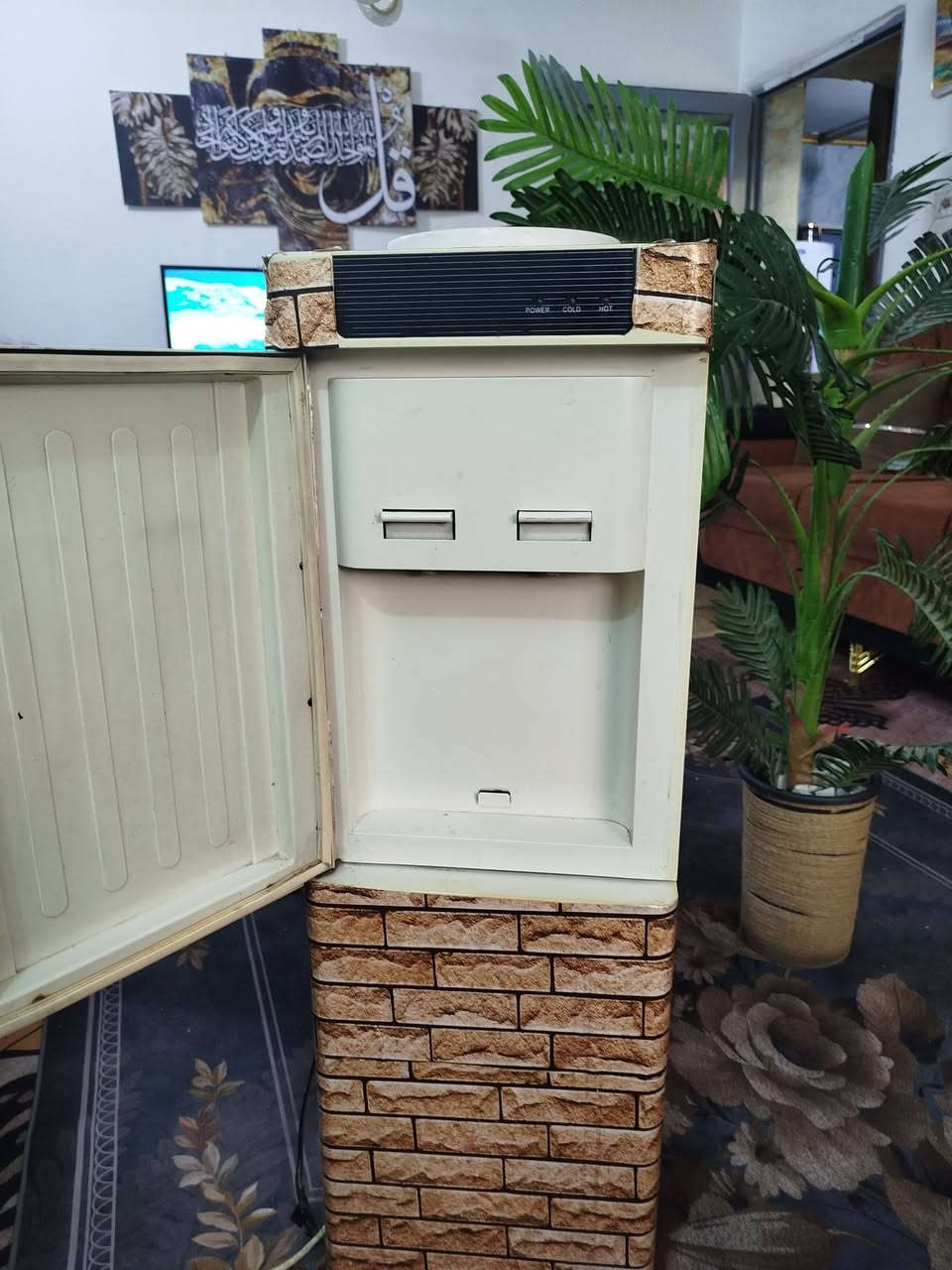 السلام عليكم للبيع براد شغال السعر 60 مكاني بغداد الجديده ***********
