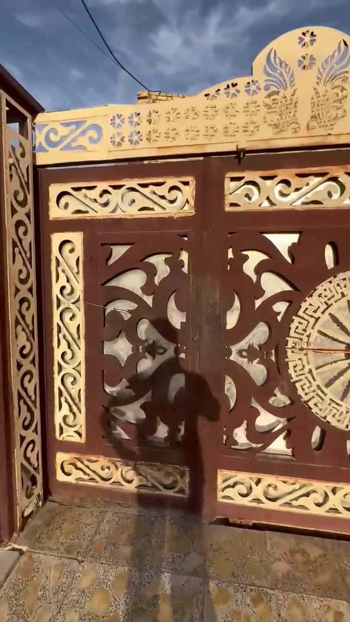 دار للبيع منطقه حجي حسن الاولى المسيجه خلف الجمعيات مساحه ٢٥٠ طابو زراعي سند٢٥ من ضمن المناطق المشموله بالطابو السعر ١٥٠ بي مجال للشراي الاتصال على الرقم***********
