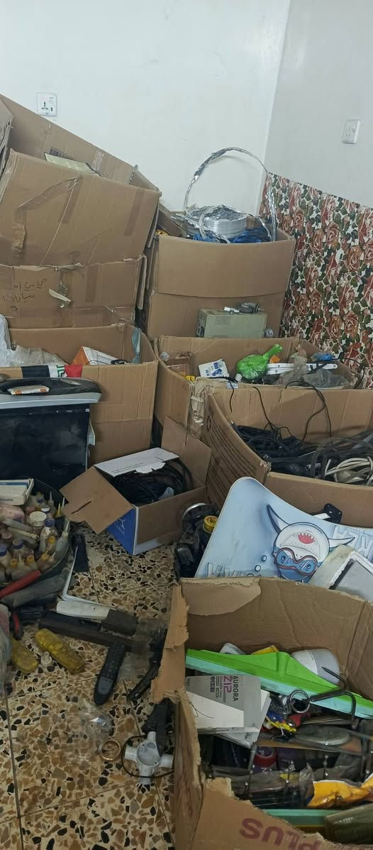 شلعة مواد انشائية مال تعزيلة محل بيهن جديد بالباكيت بيهن فتنكات غراض منوع السعر 600 وبيهن مجال بسيط
المكان الشعب 
***********
