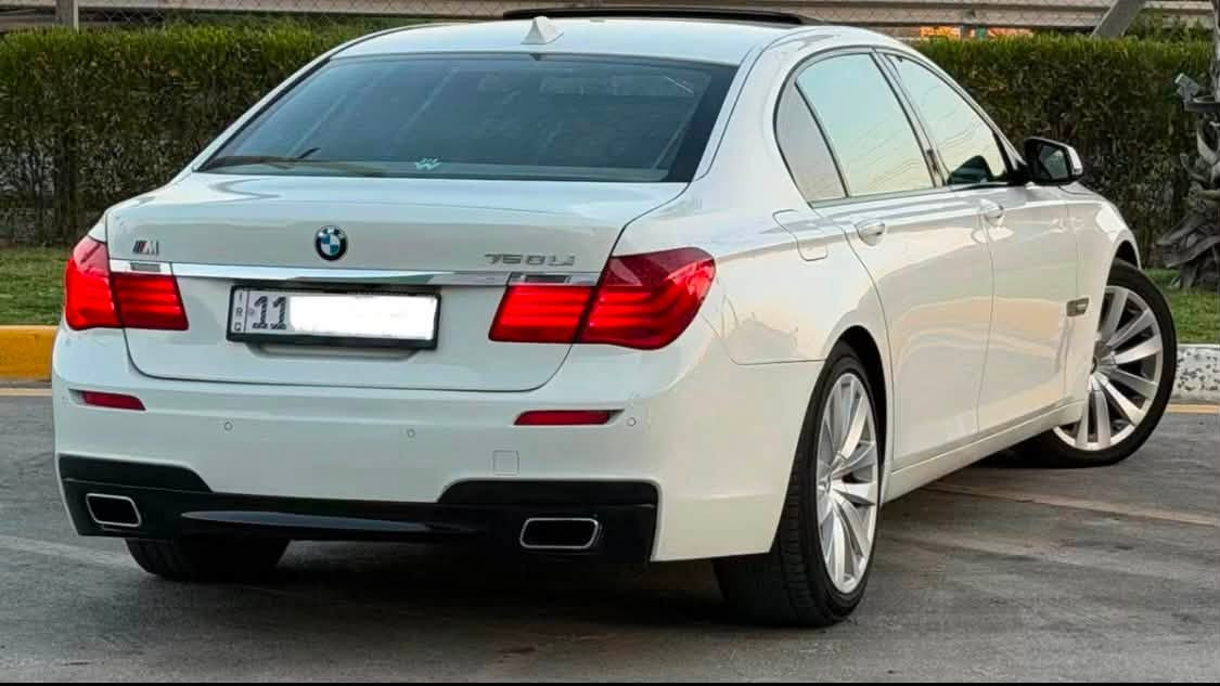 � سلام عليكم
BMW 750Li موديل 2012 🔥
سيارة فخمة، نظيفة، وجاهزة للاستخدام بدون أي نقص 
📍 الموقع: بغداد – بسماية
📞 الهاتف: ***********
   مواصفات سياره   
✅ الموديل: 2012
✅ ماشيه : 110 ألف كم
✅ الصبغ: 3 قطع فقط السونار مالتها بالصور 
✅ بدون أي دواخل – الشاصي مكفول
✅ رقم بغداد الجديد (تحويل مباشر)
المواصفات (Full Option):
✨ بصمة
✨ فتحة سقف
✨ داخلية جلد لون قرميدي مطعمة بالخشب
✨ مقاعد جلد كهربائية أمامية وخلفية
✨ تدفئة وتبريد للمقاعد الأمامية والخلفية
✨ Memory لجميع المقاعد
✨ مقود كهربائي متعدد الوظائف
✨ هاند بريك إلكتروني
✨ أبواب شفط
✨ ستائر كهربائية
✨ شاشة وسائط مع ماوس تحكم
✨ كاميرا خلفية
✨  (تبريد ممتاز)
✨ صندوق خلفي كهربائي
✨ نظام Auto Hold
✨ أوضاع قيادة متعددة
✨ حساسات أمامية وخلفية
✨ إشارات بالمرايا + مرايا قابلة للطي كهربائياً
✨ ويلات قياس 22 إنش
✨ دبل إكزوز
✨ زينون لايت
✨
🔧 المحرك مبدل جديد مع كفالة للمحرك والگير، والسيارة جاهزة بالكامل.
💰 السعر: 169 ورقة (قابل للتفاوض بالمعقول بعد المعاينة).
بالعافية عل ياخذها سيارة تجمع الفخامة، القوة، والراحة،
السونار مالتها بالمنشور
