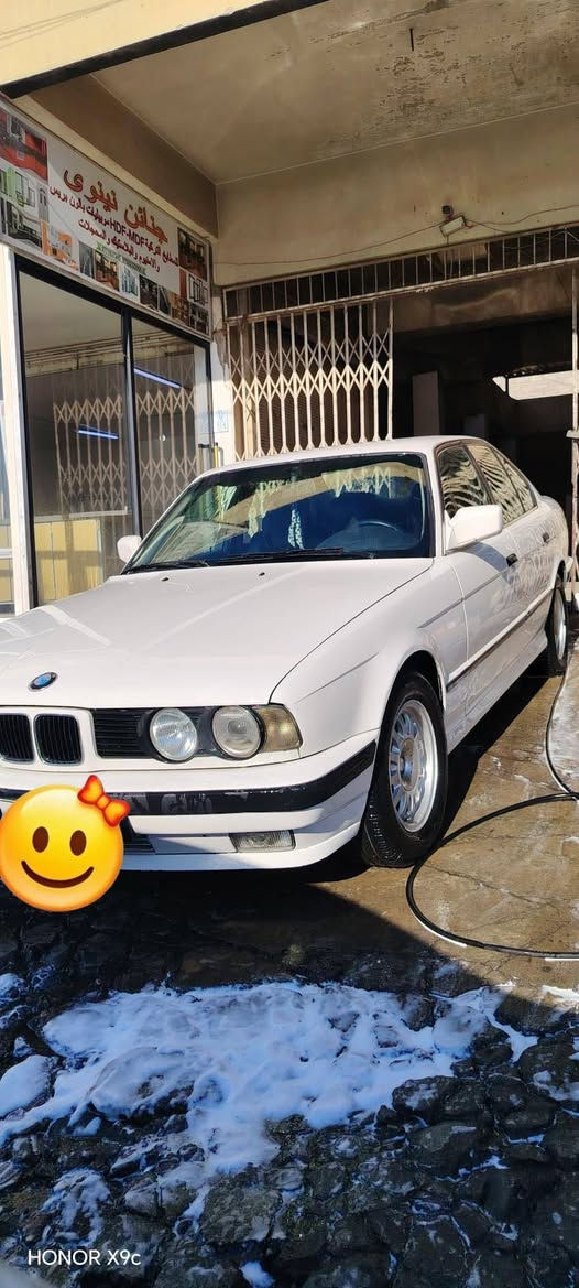 السلام عليكم
BMW حجم525 موديل 1992
سياره مامصبوغة بيها مكانات بخ 
سيارة جاهزة 
كير محرك شرط الفحص 
جامات امامي كهربائيّ مكينة كبس 
داخل اسود جلد بطاين صاج داخلها نظيف تبريد شغال تدفئه يعوزها راديتر رقم نينوى باسمي كابون بيها 
سياره تحويل فقط بدون وكالة 
السعر 62💵$
تعجبك على عيني وراسي ماتعجبك هم على عيني وراسي مكاني موصل الجانب الايسر ما اكطع سعر بالتلفون تجي تفحص وتقتنع وتاخذ عيوني 
لتواصل ***********
***********
