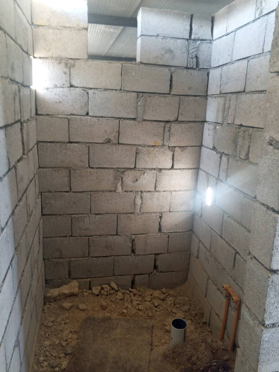 سلام عليكم بيت تجاوز 100متر في الهرمات الاثانيه خدمات ماء وكهرباء فول سعر 9ملاين بي مجال اخوان مثل ماجعد شوفون بل صور مسس مجاري كامل اخوان بعض تفاصيل خابر ***********
